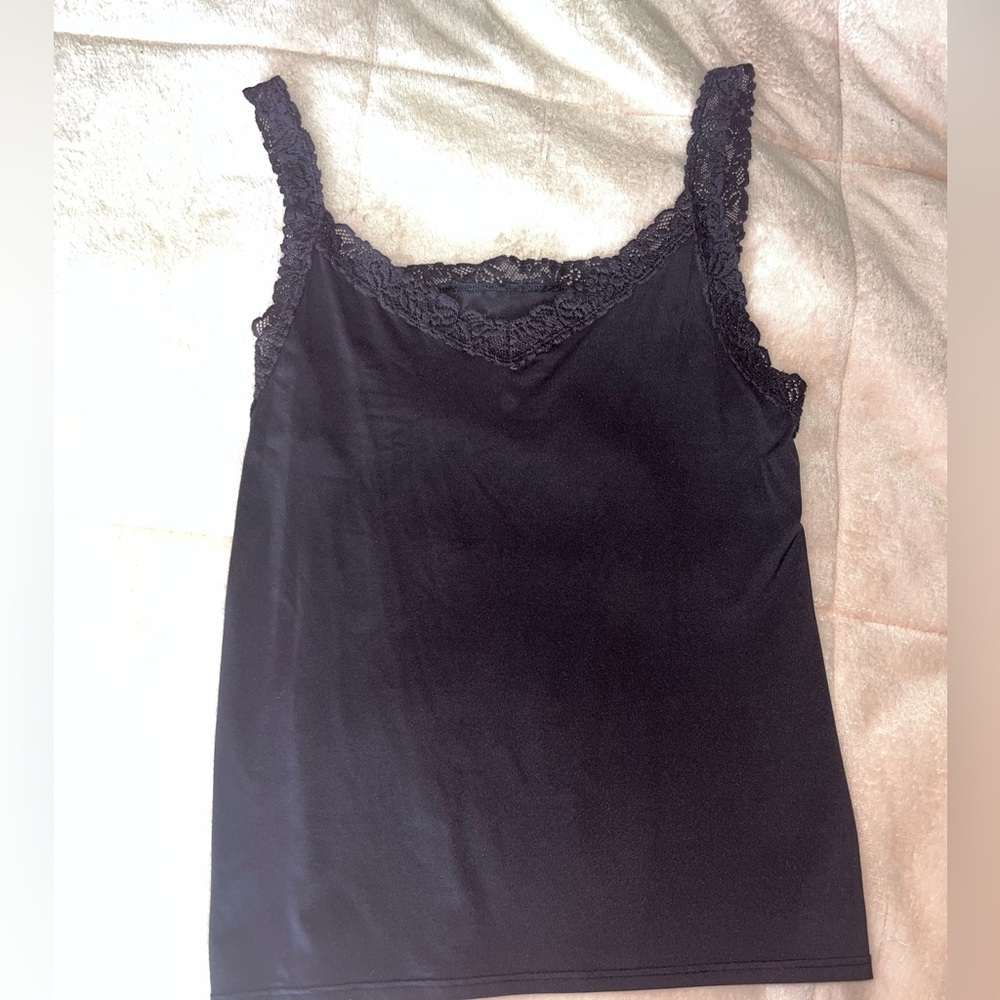 Laces at top, silky texture, super comfortable